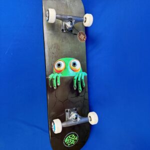 Push Peek Over First Push Skateboard Complete
